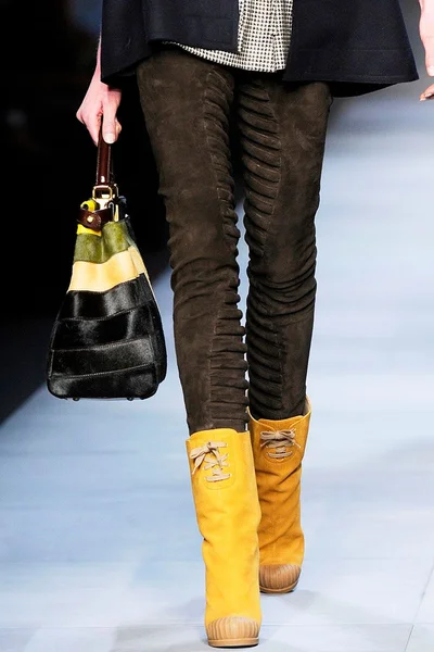 Look 19